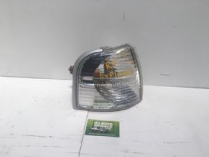 Ford Explorer UT 2001-2006 R Corner Light