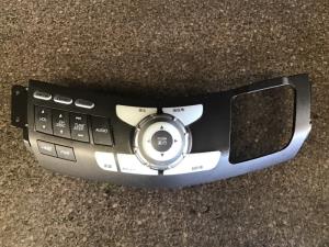 Honda Odyssey Gen3 RB1-2 2003-2008 DVD/NAV Controls