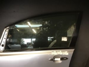 Honda Odyssey Gen3 RB1-2 2003-2008 LF Door Glass