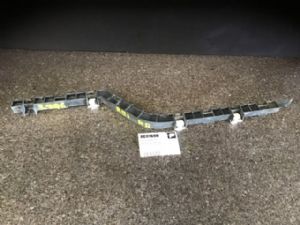 Honda Odyssey Gen3 RB1-2 2003-2008 RR Bumper Retainer