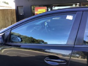 Honda Civic FK2 LF Door Glass