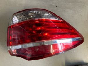 Toyota Crown GRS202 R Tail Light