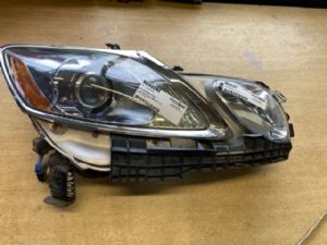 Lexus GS S190 2005-2011 R Headlight (HID)