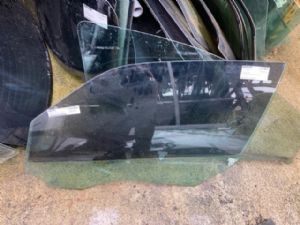 Chrysler 300 LX 2005-2010 LF Door Glass