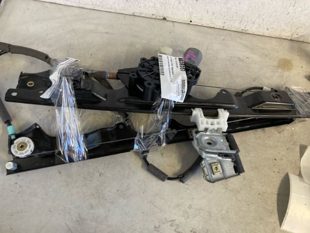 Jeep Commander XK 2006-2010 LF Door Elec Regulator