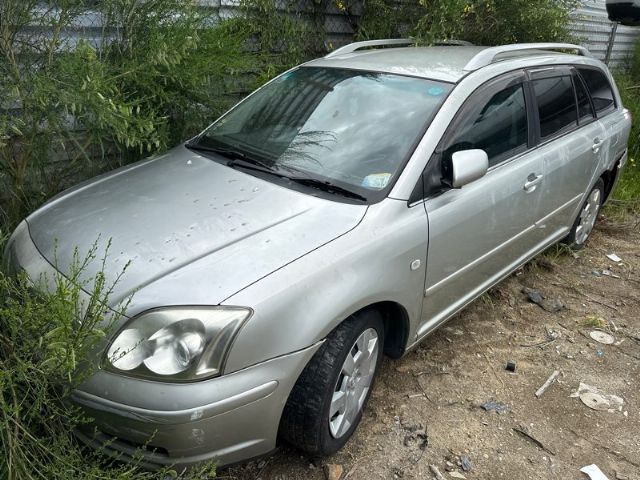 Toyota Avensis AZT255