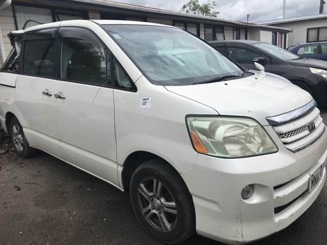 Toyota Noah/Voxy R70 2007-2013