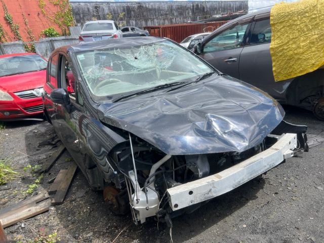 Toyota Wish ANE11 2003-2009