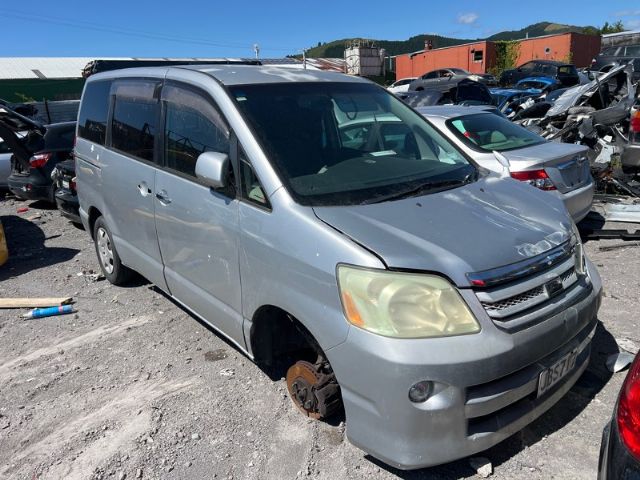 Toyota Noah/Voxy R60 2001-2007