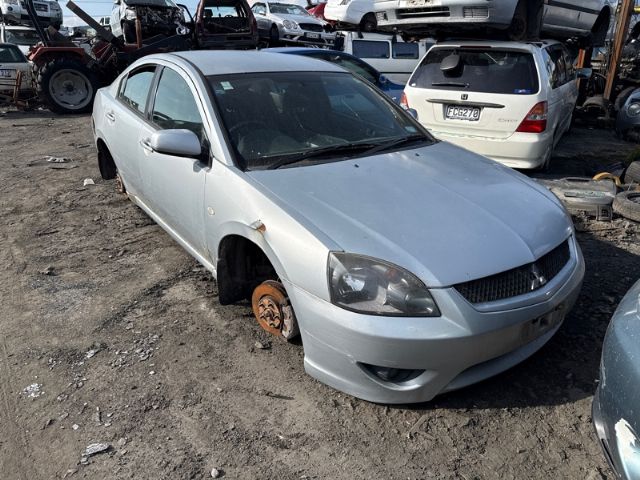 Mitsubishi 380 DB 2005-2006