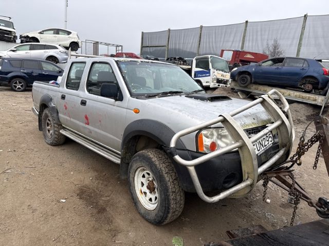 Nissan Navara D22 4WD 2008-2015