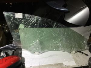 Mazda CX30 DM AWD 2019-on RF Door Glass