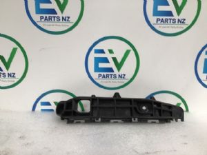 Toyota Crown S200 2008-2012 LF Bumper Retainer