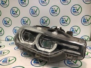 BMW 330e G21 R Headlight (LED)