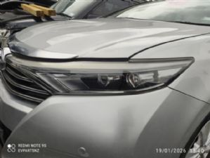 Toyota Sai AZK10 R Headlight