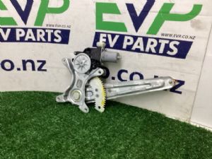 Suzuki SX4 S-Cross YAA2 LR Door Regulator Motor