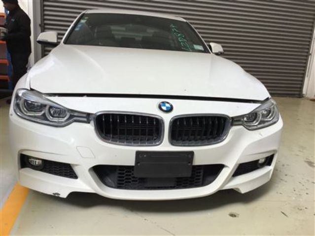 BMW 330e G21