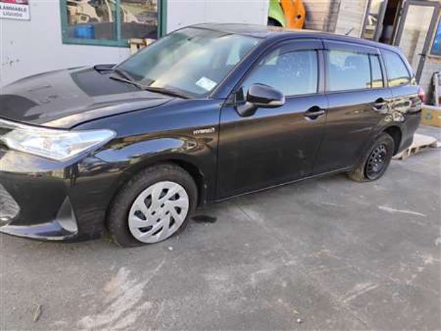 Toyota Fielder NZE165