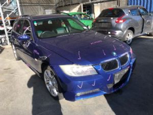 BMW 3 Series  320i E90