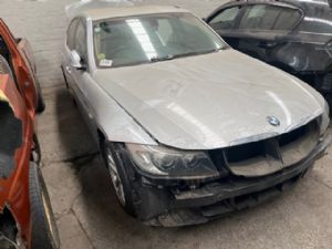 BMW 3 Series  323