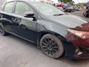 Toyota Corolla ZRE182