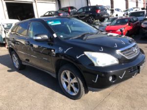 Toyota Harrier MHU38W