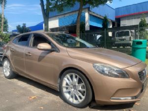 Volvo V40 P1 2012-2015