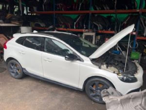 Volvo V40 P1 2012-2015