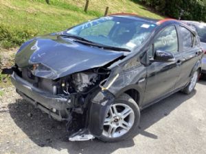 Toyota Aqua NHP10 2011-2015