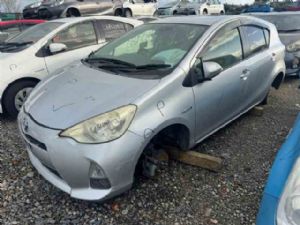 Toyota Aqua NHP10 2011-2015