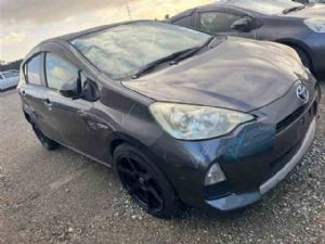 Toyota Aqua NHP10 2011-2015