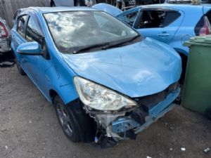 Toyota Aqua NHP10 2011-2015