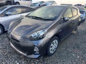 Toyota Aqua NHP10 2011-2015