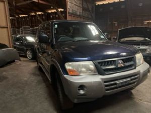 Mitsubishi Pajero V77W