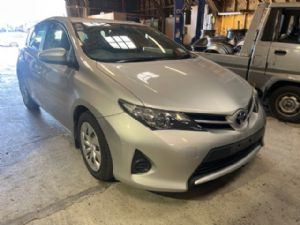 Toyota Corolla ZRE182