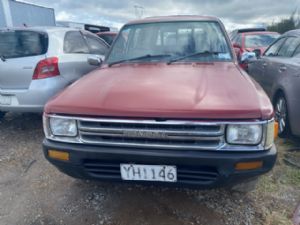 Toyota Hilux YN87