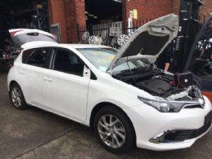 Toyota Corolla ZRE182