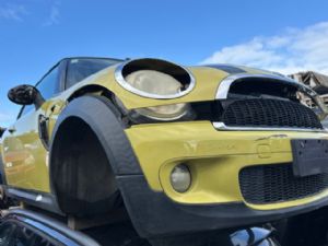 Mini Cooper R57