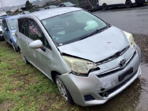 Toyota Ractis NSP120 2010-2017