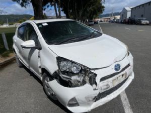 Toyota Aqua NHP10 2011-2015