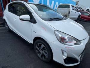Toyota Aqua NHP10 2015-2017