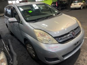 Toyota Isis ANM10 2004-2017