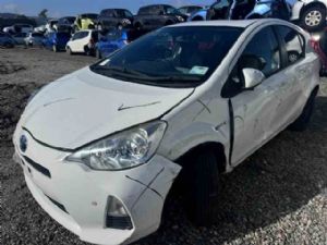 Toyota Aqua NHP10 2011-2015