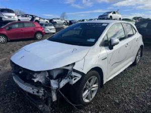 Toyota Corolla ZWE211