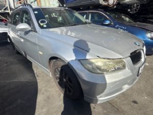 BMW 3 Series  320i E90