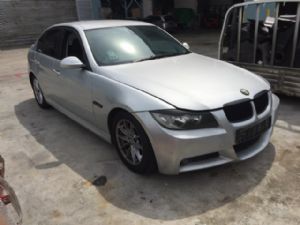 BMW 3 Series  320i E90