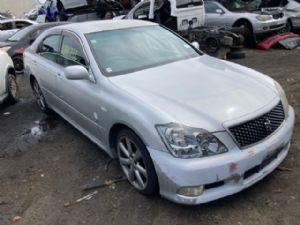 Toyota Crown GRS180