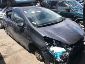 Toyota Aqua NHP10 2015-2017