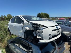 Toyota Aqua NHP10 2011-2015