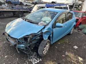 Toyota Aqua NHP10 2011-2015